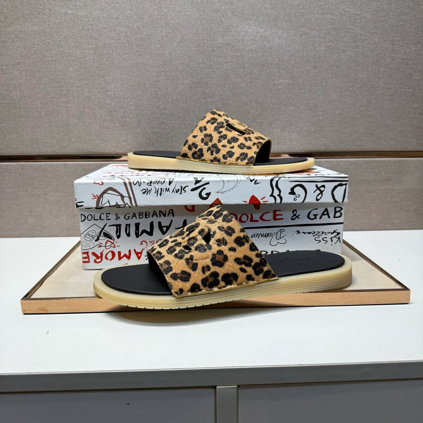 Men's men's shoes 💰pp280【DG～】Men's casual slippers 2025z cabinet sales simultaneously 🔶Size: 38-44 #️⃣ 🔷1 color🔜The upper is made of multi-material splicing ➕Genuine leather lining, comfortable and breathable, sole: original comfortable and wear-resistant outsole, ⚠️real thing📱photographed🎬real thing is better📢📢📢